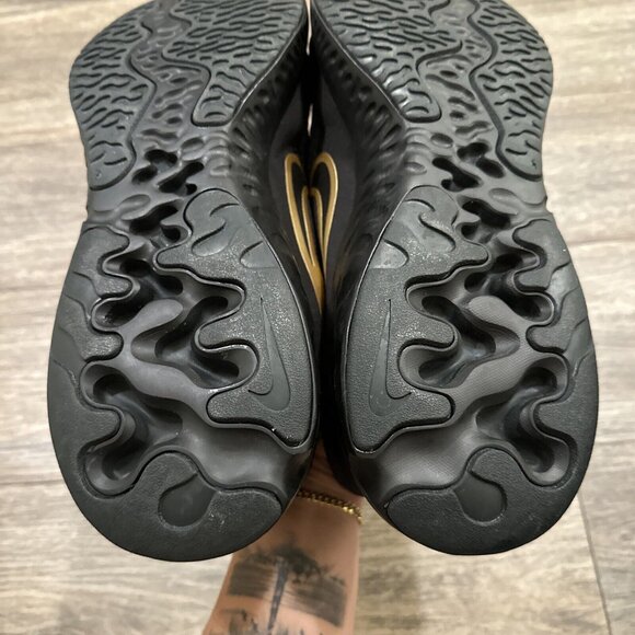 NIKE Renew Run 2 Running Shoes Sneakers Black Metallic Gold Men\'s Size 15 main image 9